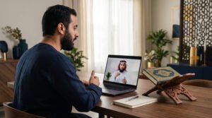 طالب يتعلم التجويد بالتطبيق والتصحيح المباشر مع معلم قرآن